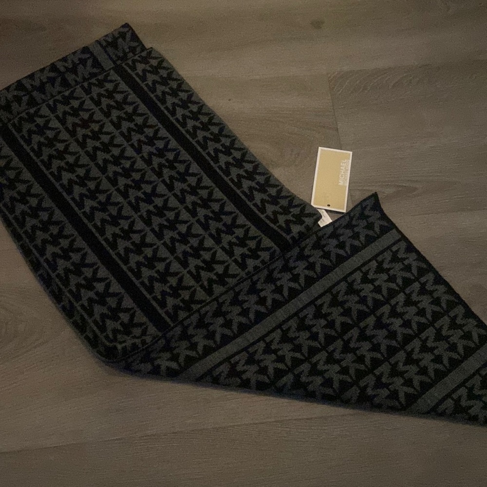 Michael Kors scarf